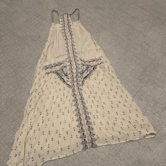 Dress - Picture 3 of 4